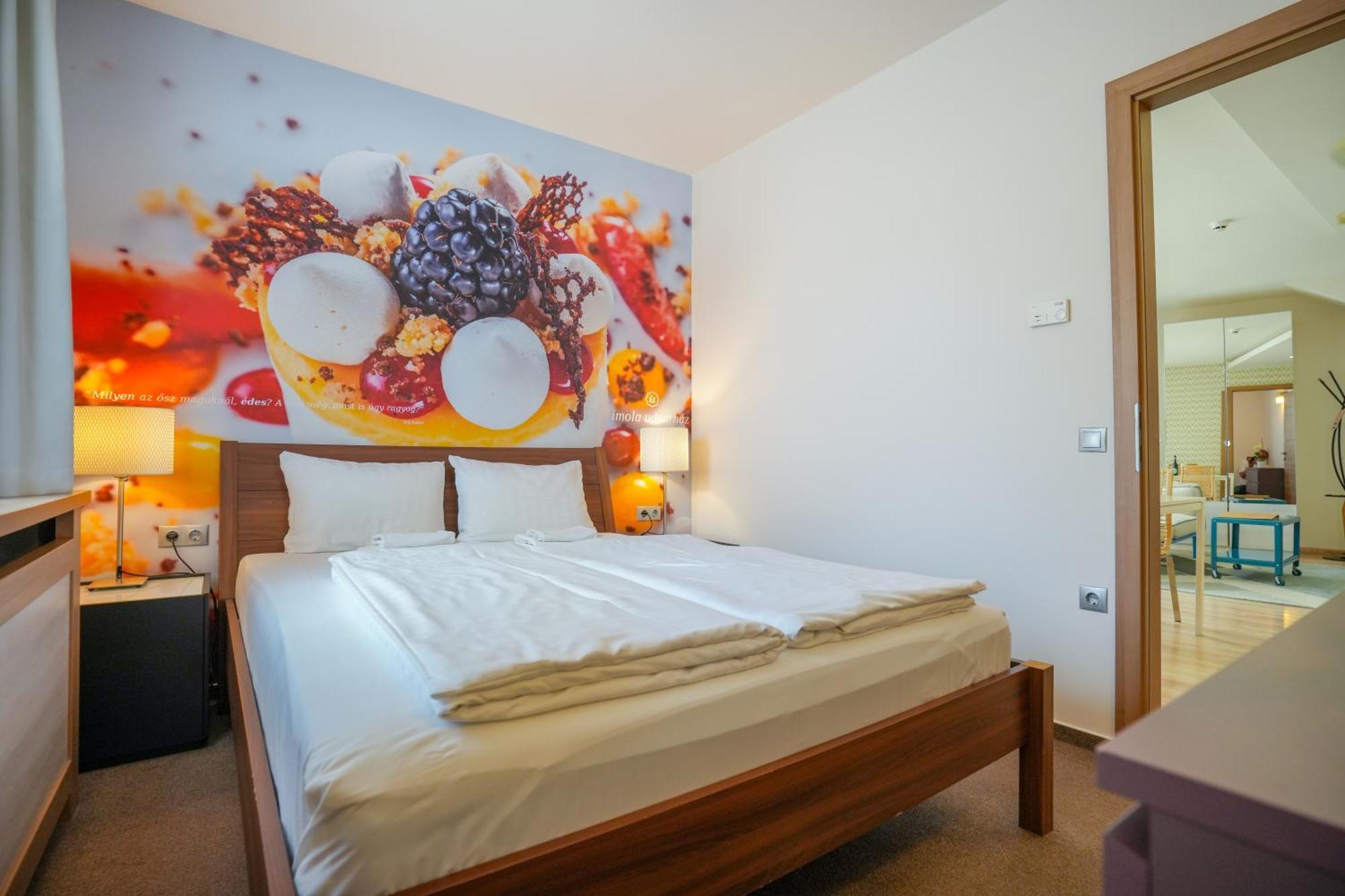 Imola Udvarhaz Dessert Hotel Eger Luaran gambar