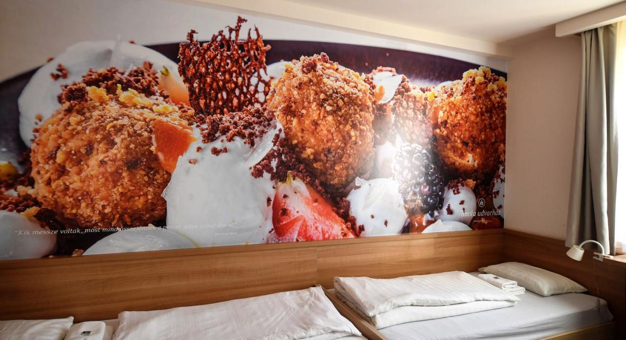 Imola Udvarhaz Dessert Hotel Eger Luaran gambar