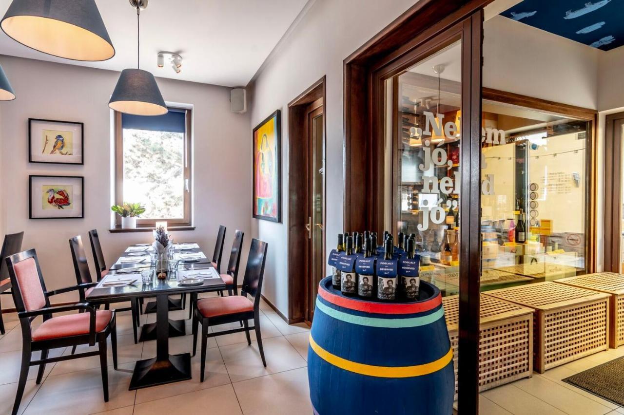 Imola Udvarhaz Dessert Hotel Eger Luaran gambar